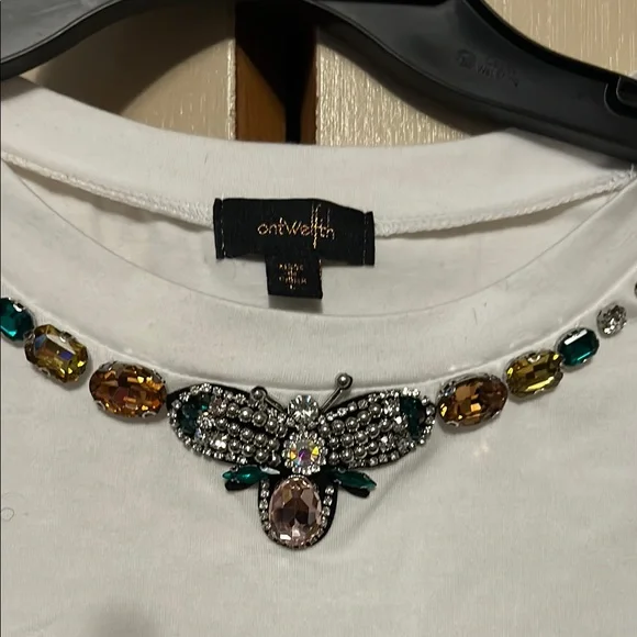 Ontwellth White Embellished Short Sleeve Tee - Picture 2 of 5